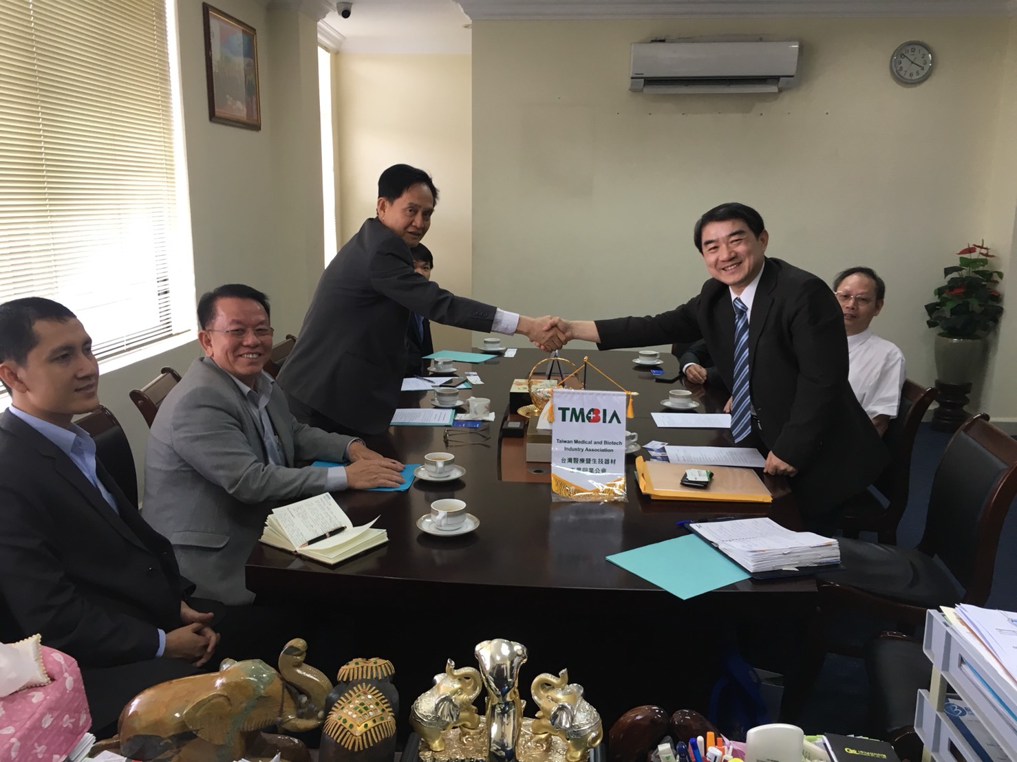 【即時訊息】醫材公會洪理事長拜訪柬埔寨商業總會