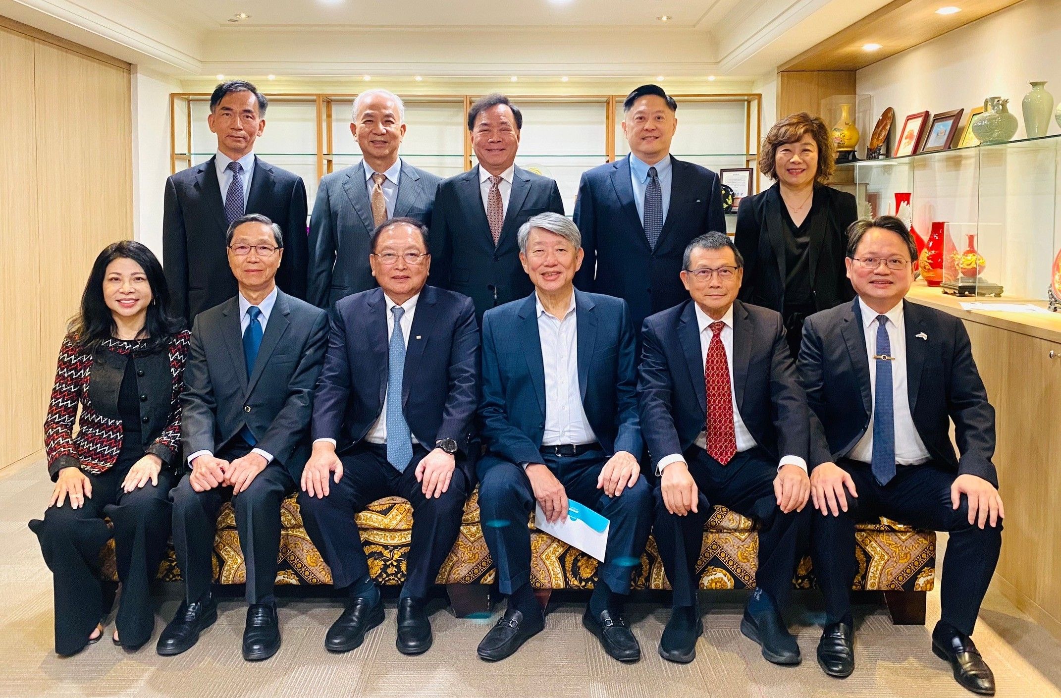準經濟部長郭智輝 承諾協助企業解決問題